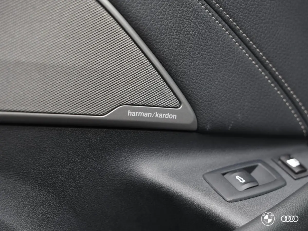 530e xDrive M Sport / PANODAK / El STOELEN / HARMANKARDON / ACC / DODEHOEK