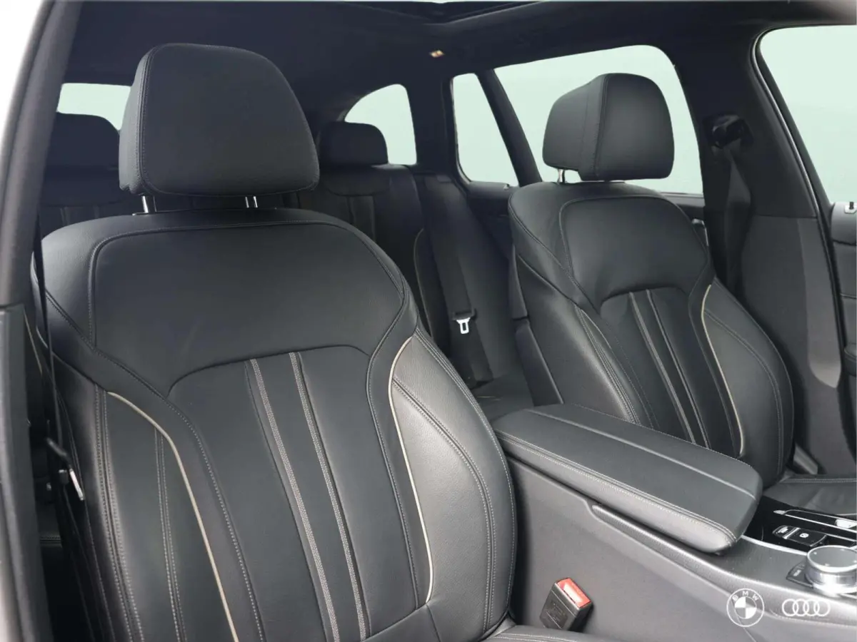 530e xDrive M Sport / PANODAK / El STOELEN / HARMANKARDON / ACC / DODEHOEK