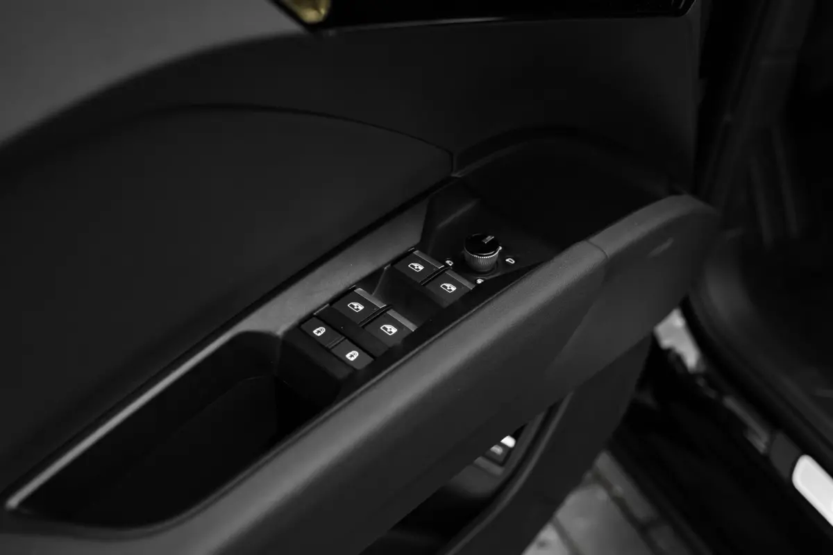 S edition 286 PK | Trekhaak | Panoramadak | Achteruitrijcamera | Privacy glas | Adaptive Cruise Control