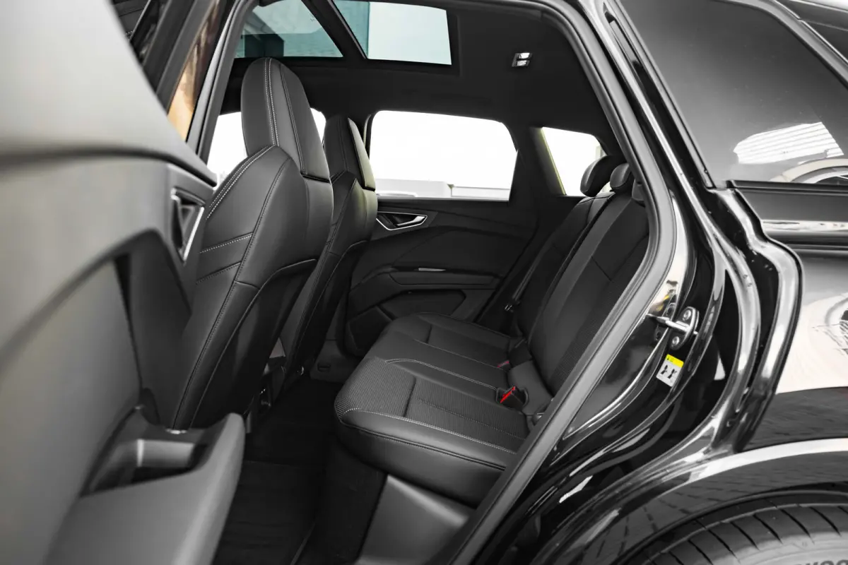 S edition 286 PK | Trekhaak | Panoramadak | Achteruitrijcamera | Privacy glas | Adaptive Cruise Control