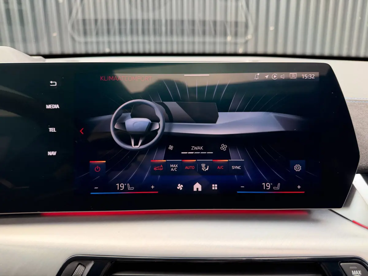XDrive30e High Executive M Sport Pro | PANO | HARMAN KARDON | DRIVE PRO | PARK PRO | HEAD-UP | 20 INCH | FABRIEKSGARANTIE