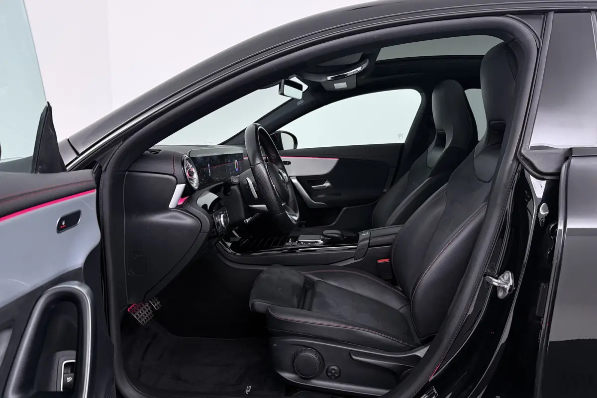200 Business Solution AMG (PANORAMADAK, STOELVERWARMING, SFEERVERLICHTING, CAMERA, CRUISE CONTROL)