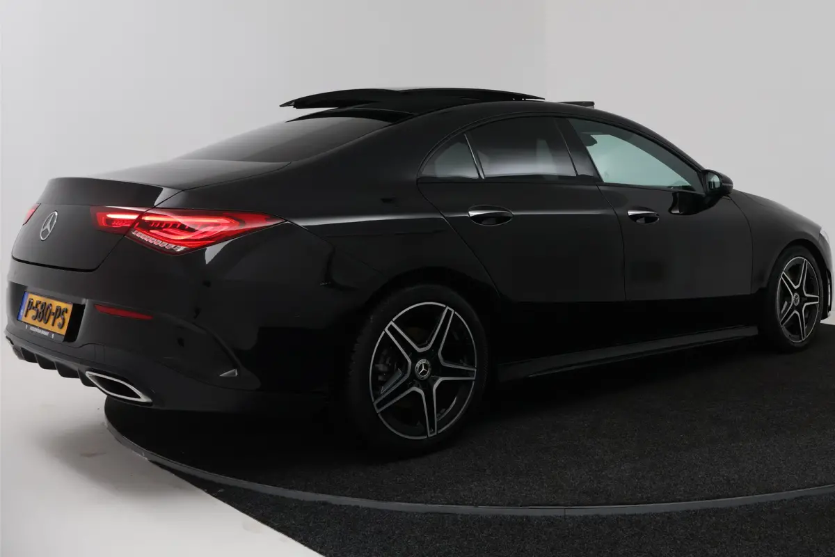 200 Business Solution AMG (PANORAMADAK, STOELVERWARMING, SFEERVERLICHTING, CAMERA, CRUISE CONTROL)