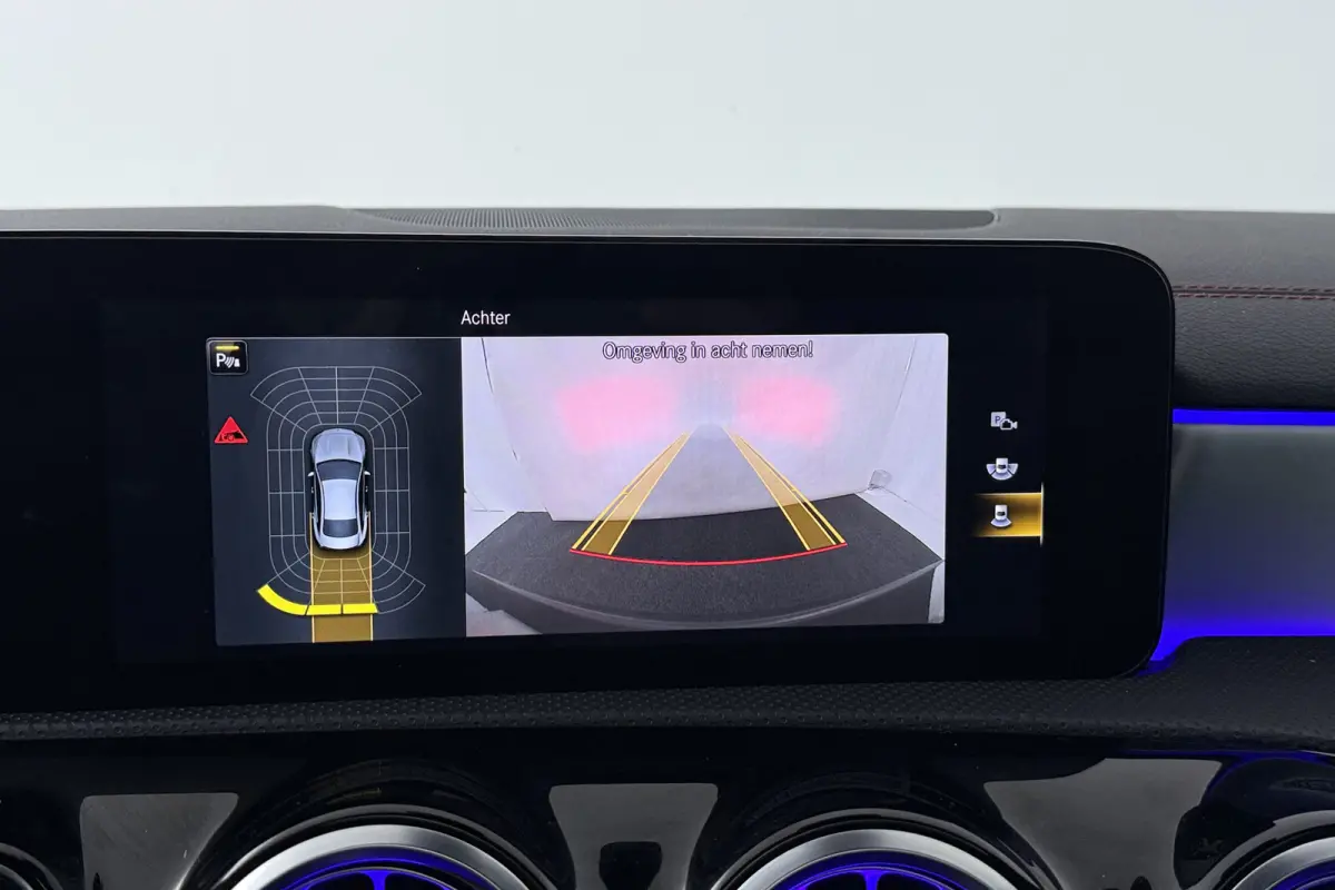 200 Business Solution AMG (PANORAMADAK, STOELVERWARMING, SFEERVERLICHTING, CAMERA, CRUISE CONTROL)