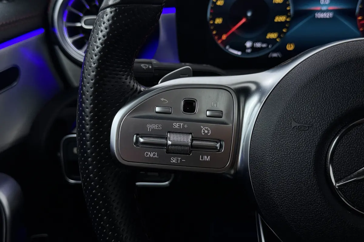 200 Business Solution AMG (PANORAMADAK, STOELVERWARMING, SFEERVERLICHTING, CAMERA, CRUISE CONTROL)