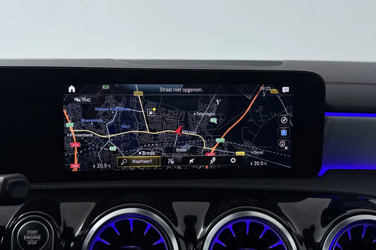 200 Business Solution AMG (PANORAMADAK, STOELVERWARMING, SFEERVERLICHTING, CAMERA, CRUISE CONTROL)