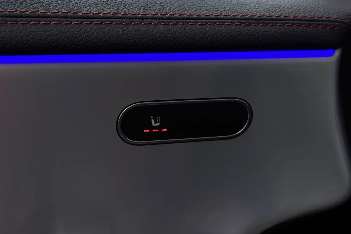 200 Business Solution AMG (PANORAMADAK, STOELVERWARMING, SFEERVERLICHTING, CAMERA, CRUISE CONTROL)