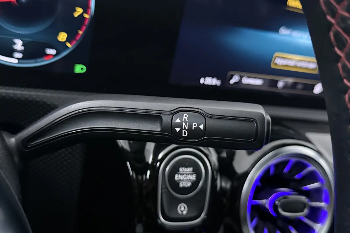 200 Business Solution AMG (PANORAMADAK, STOELVERWARMING, SFEERVERLICHTING, CAMERA, CRUISE CONTROL)