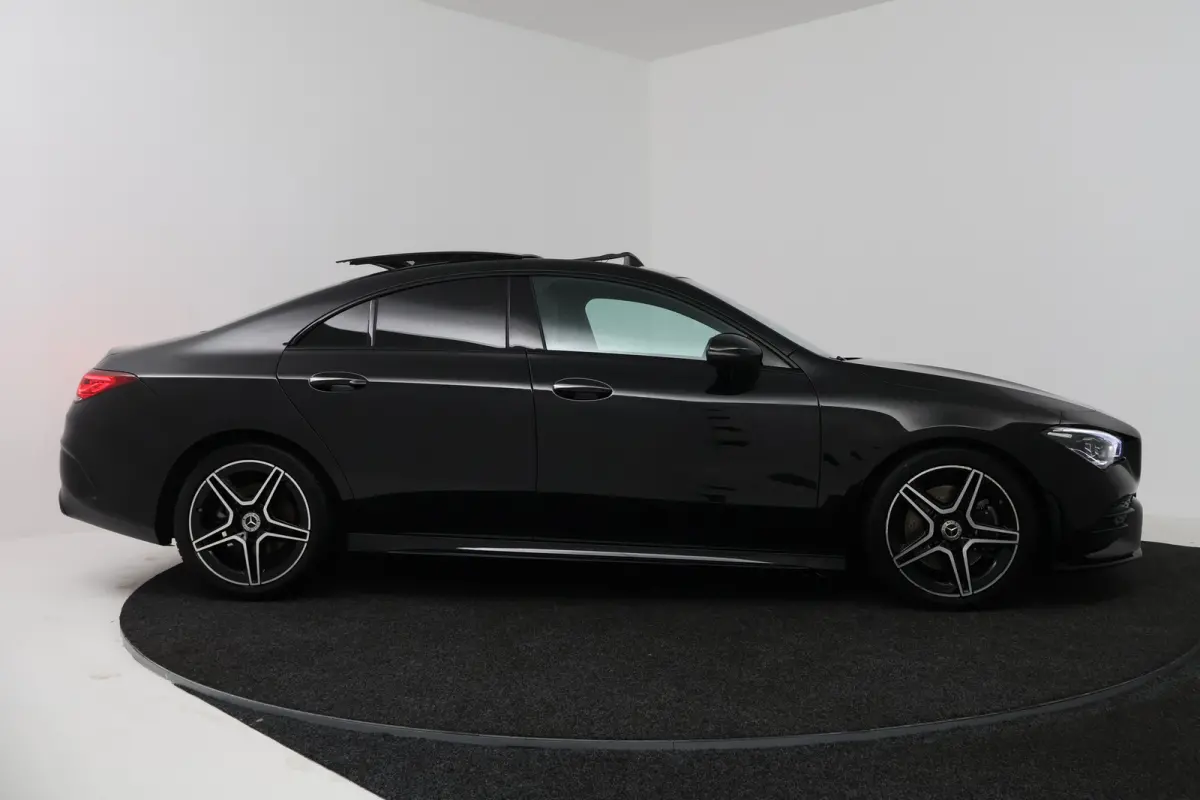 200 Business Solution AMG (PANORAMADAK, STOELVERWARMING, SFEERVERLICHTING, CAMERA, CRUISE CONTROL)