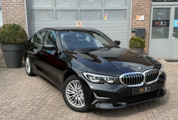 320i Executive Edition Automaat / Leder / Sportstoelen.