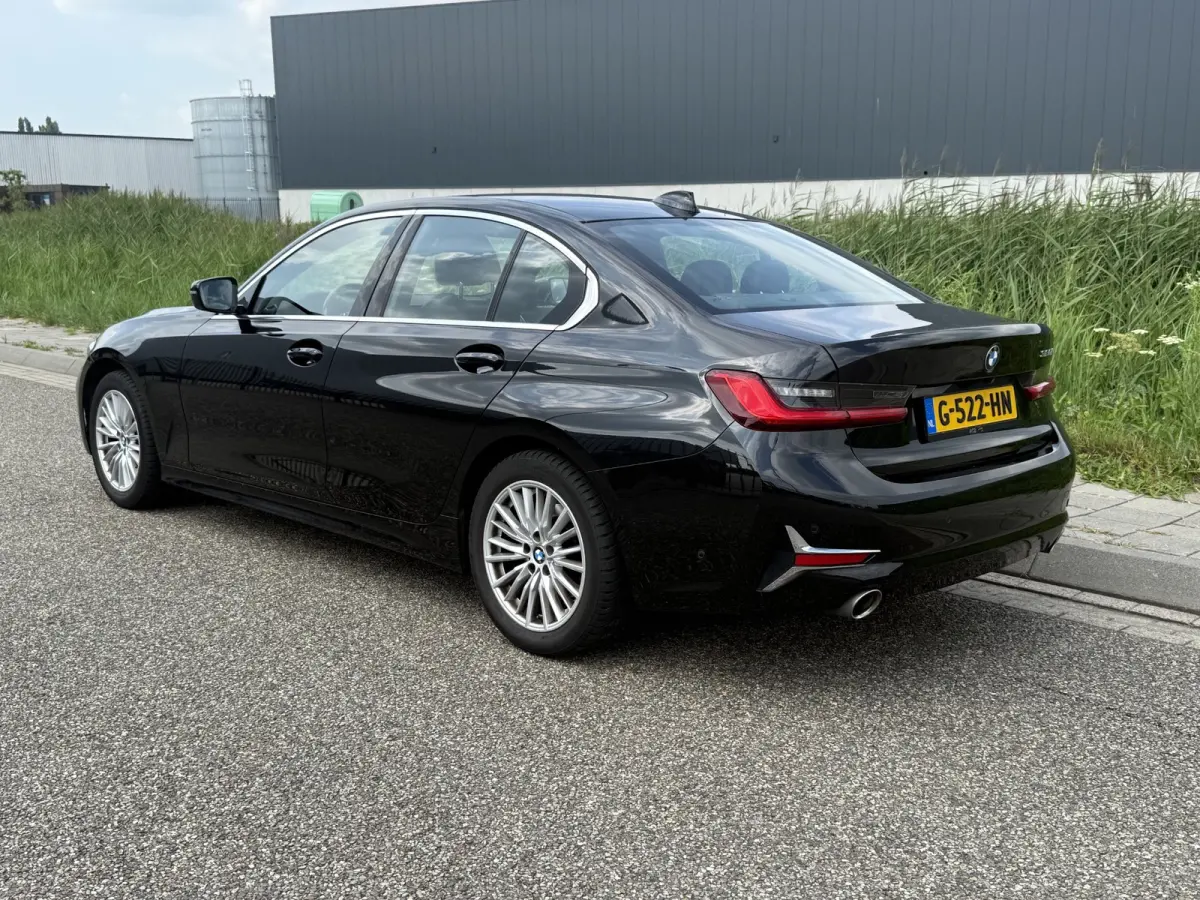 320i Executive Edition Automaat / Leder / Sportstoelen.