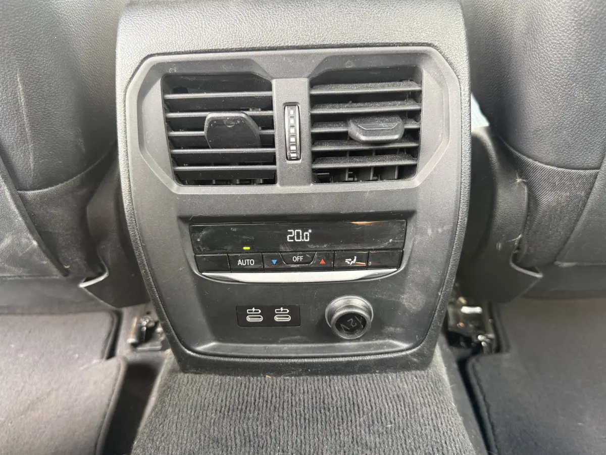 320i Executive Edition Automaat / Leder / Sportstoelen.