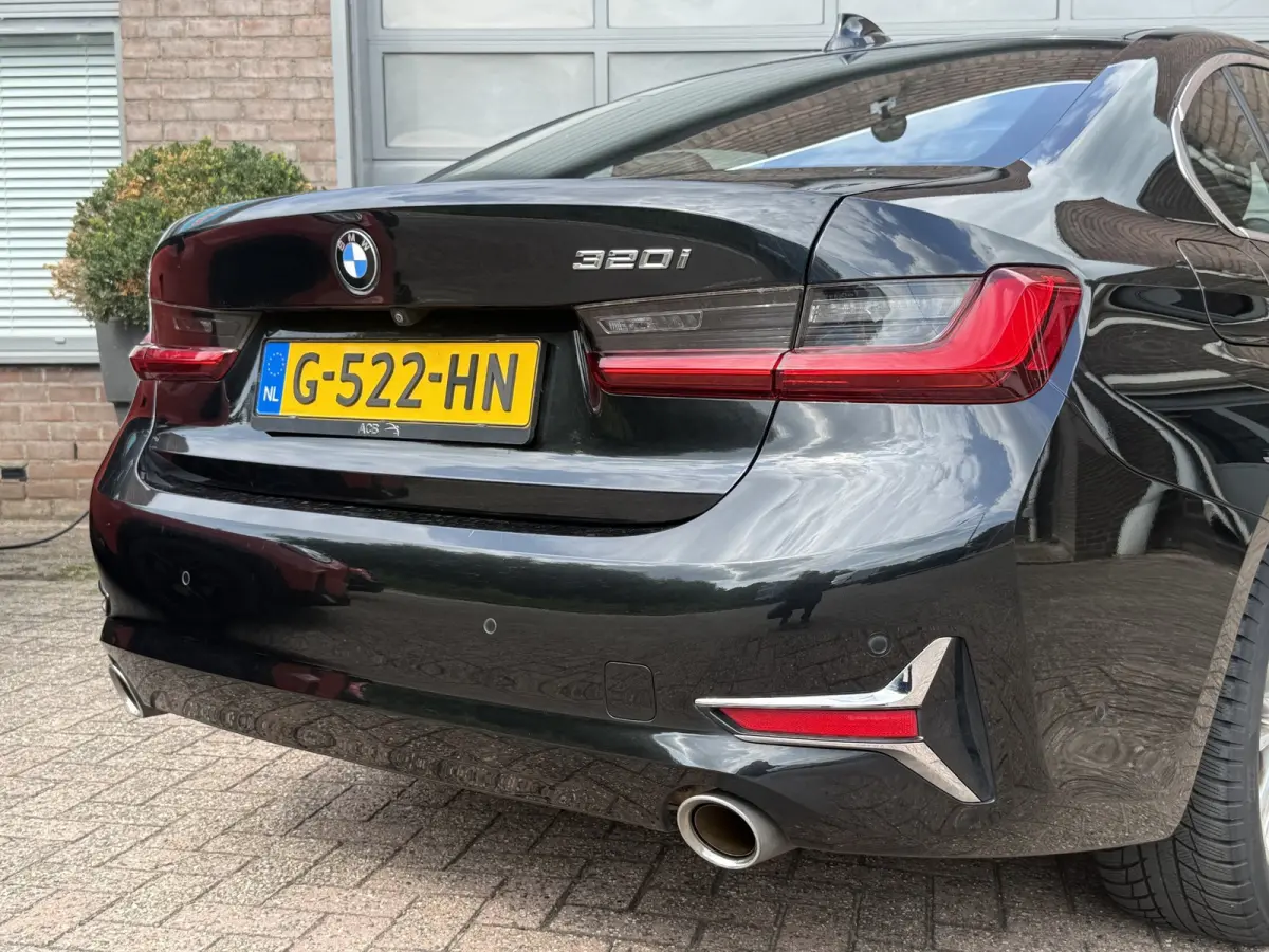 320i Executive Edition Automaat / Leder / Sportstoelen.