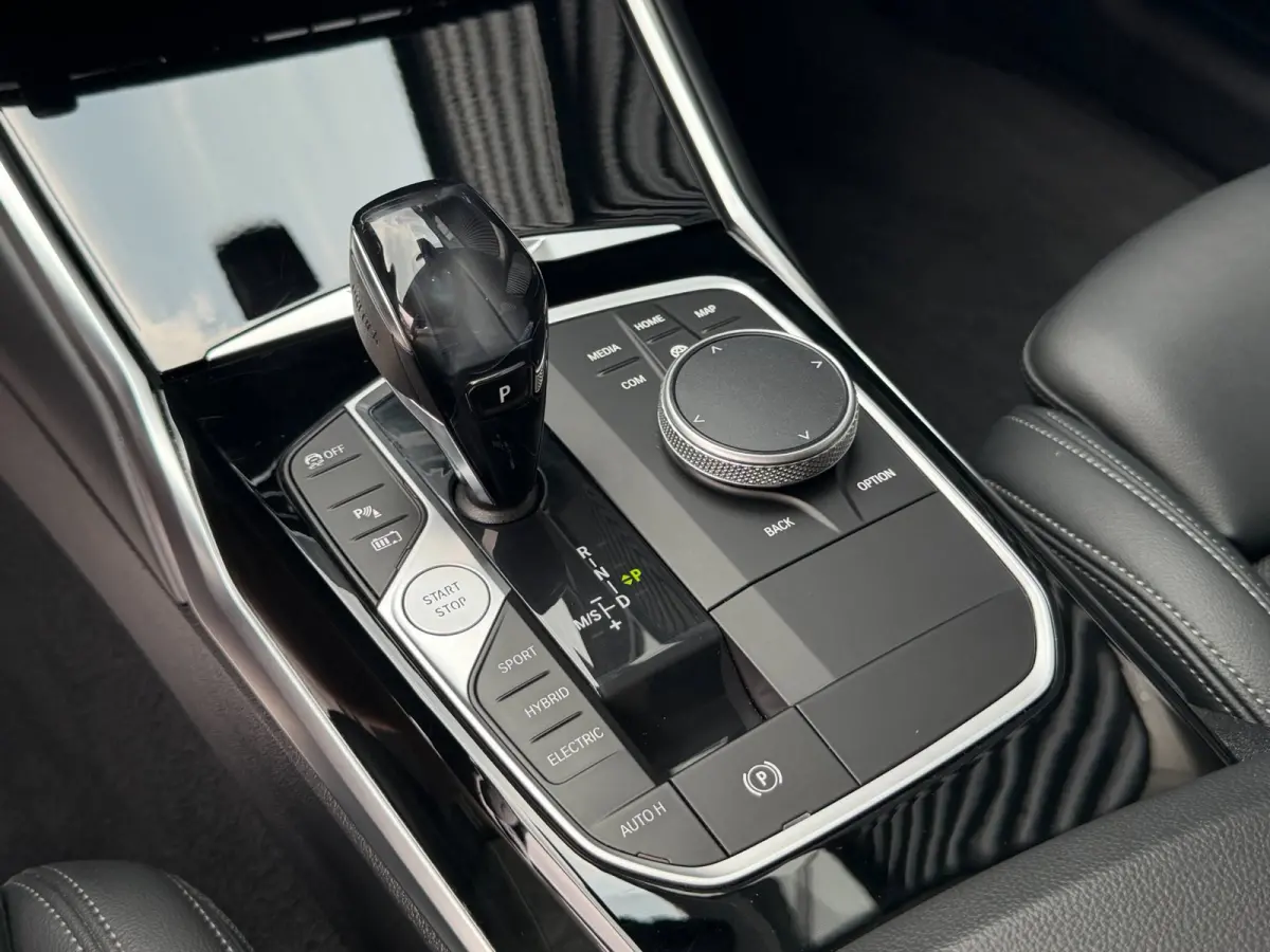 330e High Executive Sportline Shadow | SPORTSTOELEN | LEDER | CARPLAY | VIRTUAL | CLIMATE
