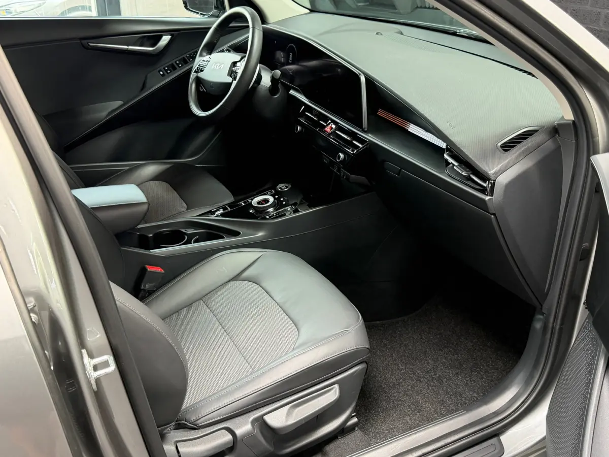 1.6 GDi Hybrid DynamicLine | Widescreen | camera | 1/2 Leder | Stoel en stuurverwarwing