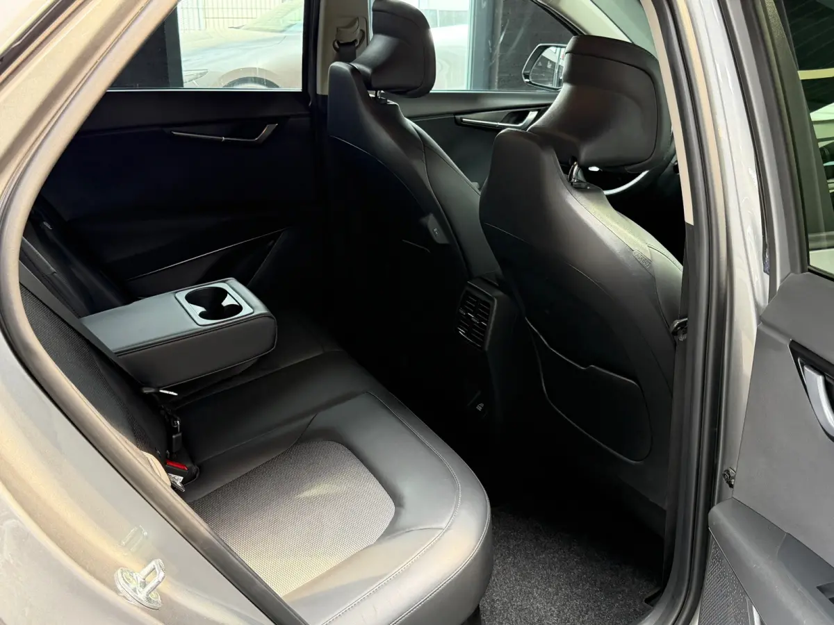 1.6 GDi Hybrid DynamicLine | Widescreen | camera | 1/2 Leder | Stoel en stuurverwarwing