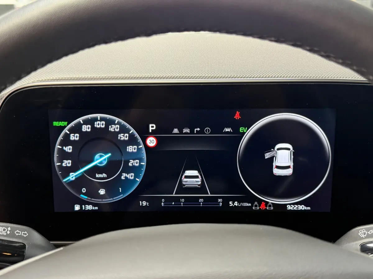 1.6 GDi Hybrid DynamicLine | Widescreen | camera | 1/2 Leder | Stoel en stuurverwarwing