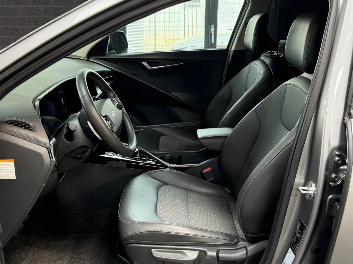 1.6 GDi Hybrid DynamicLine | Widescreen | camera | 1/2 Leder | Stoel en stuurverwarwing