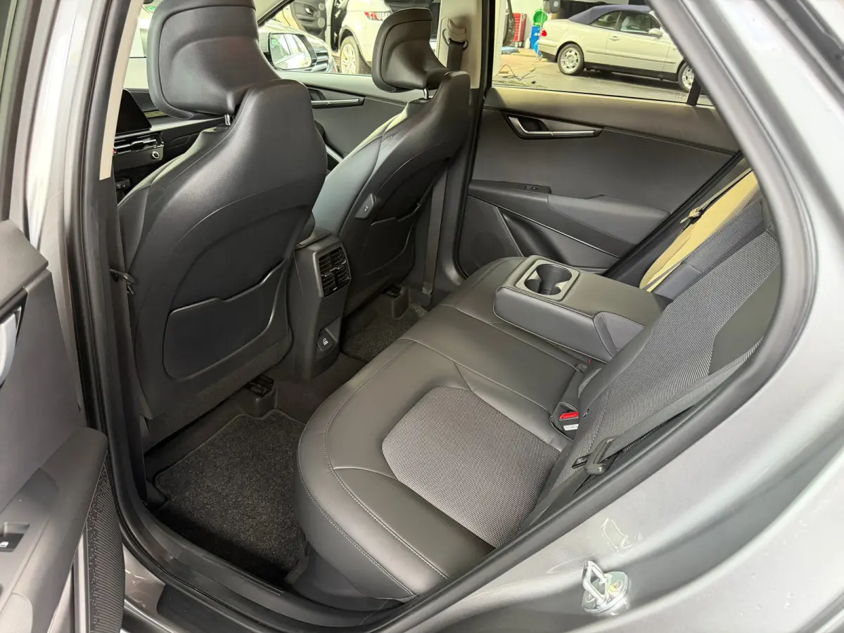 1.6 GDi Hybrid DynamicLine | Widescreen | camera | 1/2 Leder | Stoel en stuurverwarwing