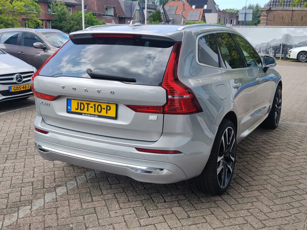 2.0 T6 PLUG-IN HYBRID AWD CORE BRIGHT Open dak | Google Maps | Keyless