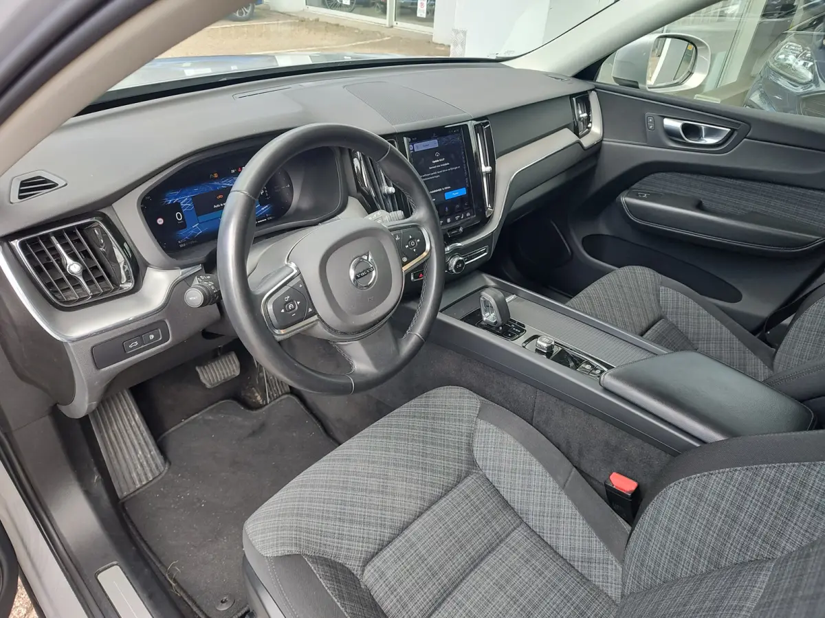 2.0 T6 PLUG-IN HYBRID AWD CORE BRIGHT Open dak | Google Maps | Keyless