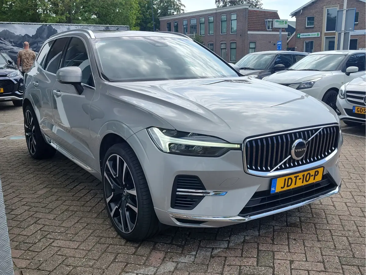 2.0 T6 PLUG-IN HYBRID AWD CORE BRIGHT Open dak | Google Maps | Keyless