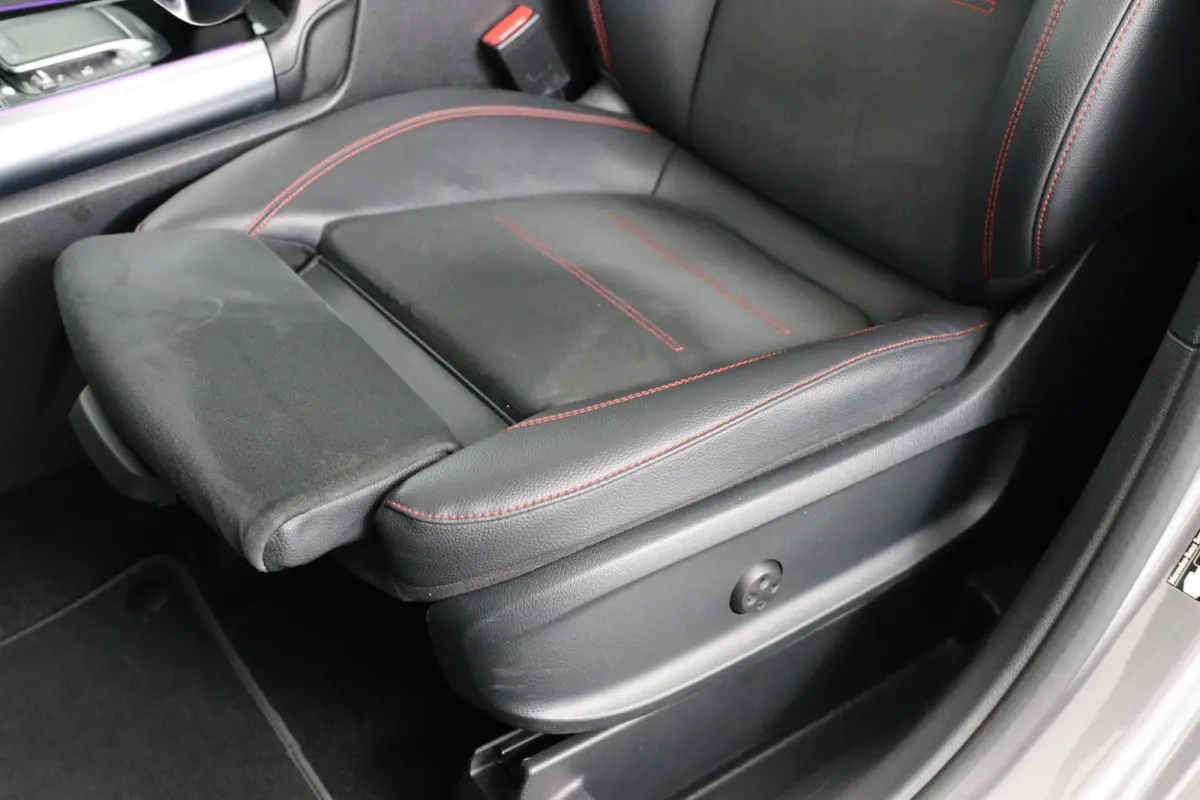 250 e AMG Line | Elektrisch Panoramadak | Memory | 360* Camera | Stoelverwarming | Navigatie | Dodehoek | Carplay |