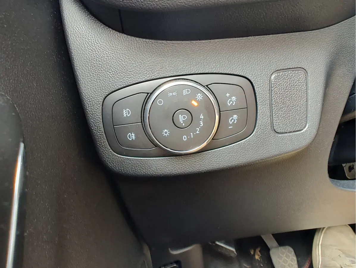 1.0 ECOBOOST ST-LINE Airco | Stoelverwarming | Navi