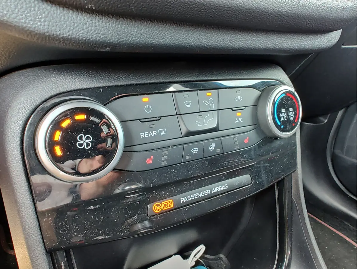 1.0 ECOBOOST ST-LINE Airco | Stoelverwarming | Navi