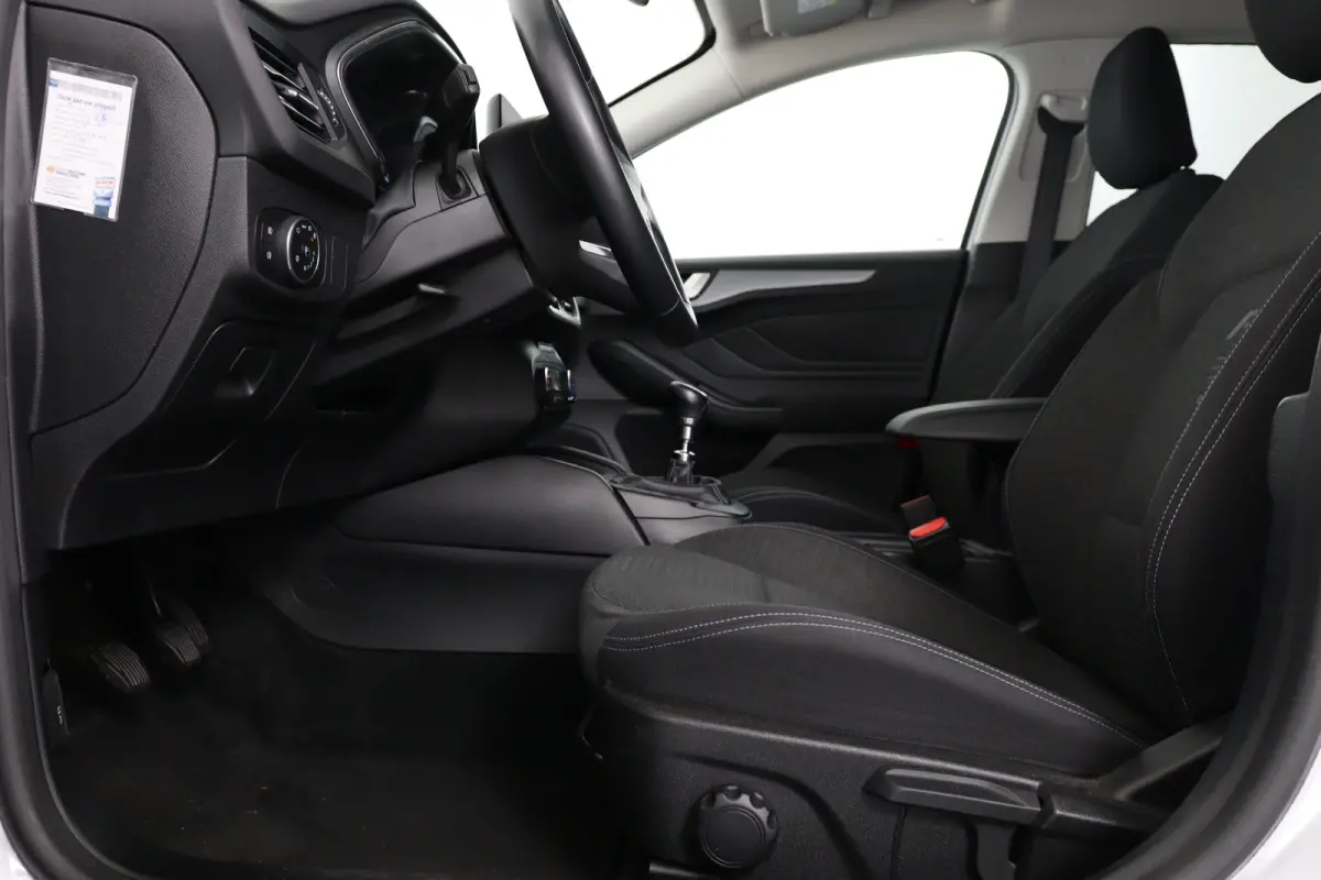 1.0 EcoBoost Active Business | Navigatie | Parkeersensoren | Keyless start | 17 Lichtmetalen velgen | Airco | Cruise Control