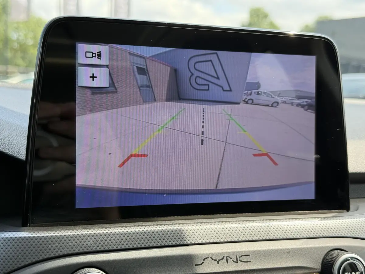 1.0 EcoBoost Titanium Business 2e Eigenaar|Pano|Stoel+stuurverw|Adap Cruise|Carplay|HUD|Dealer Onderhouden|Camera|Clima|PDC V+A|Trekhaak|LM velgen|Navi|Elek Ramen|N.A.P.|APK tot 07-2027