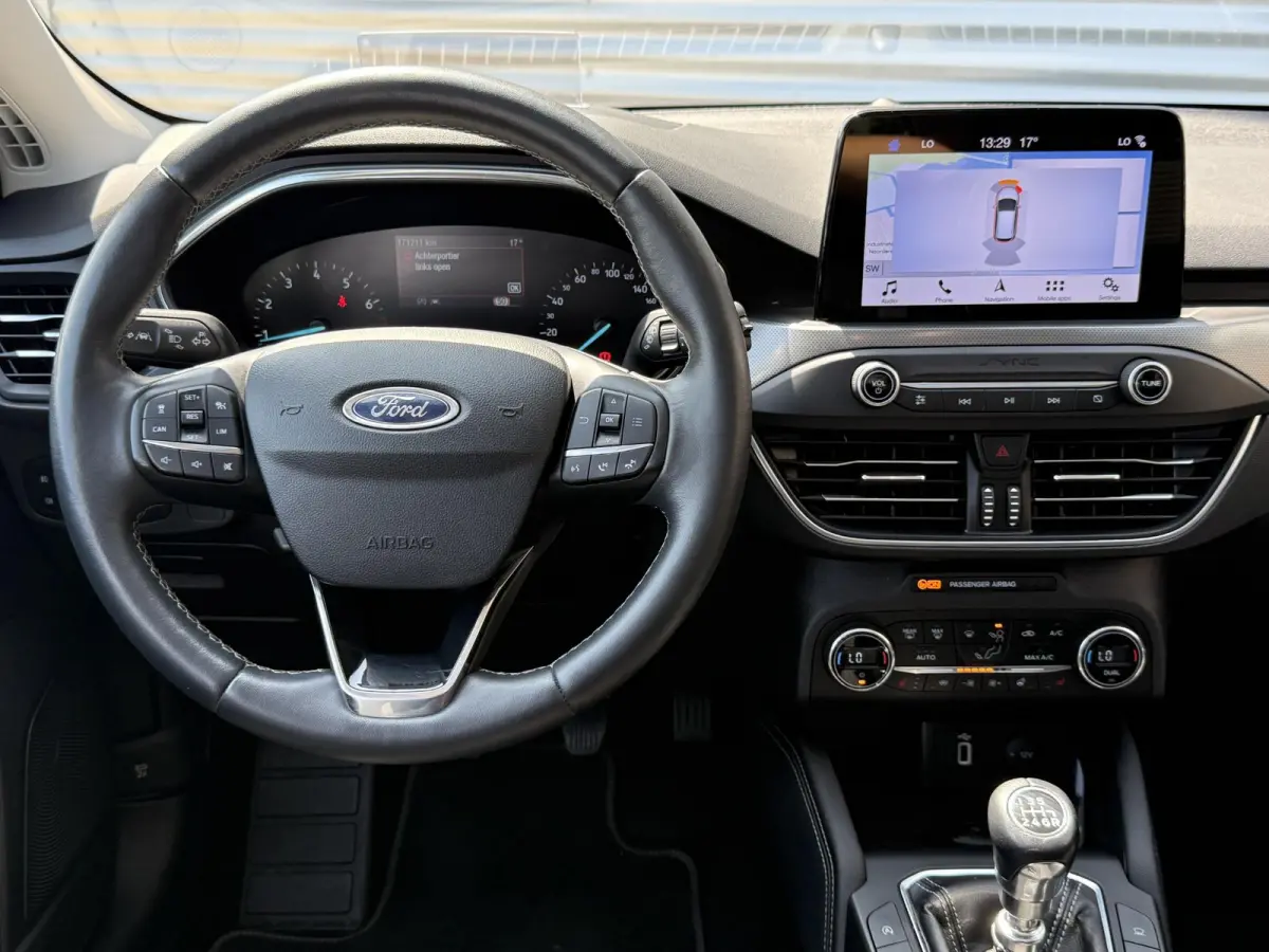 1.0 EcoBoost Titanium Business 2e Eigenaar|Pano|Stoel+stuurverw|Adap Cruise|Carplay|HUD|Dealer Onderhouden|Camera|Clima|PDC V+A|Trekhaak|LM velgen|Navi|Elek Ramen|N.A.P.|APK tot 07-2027