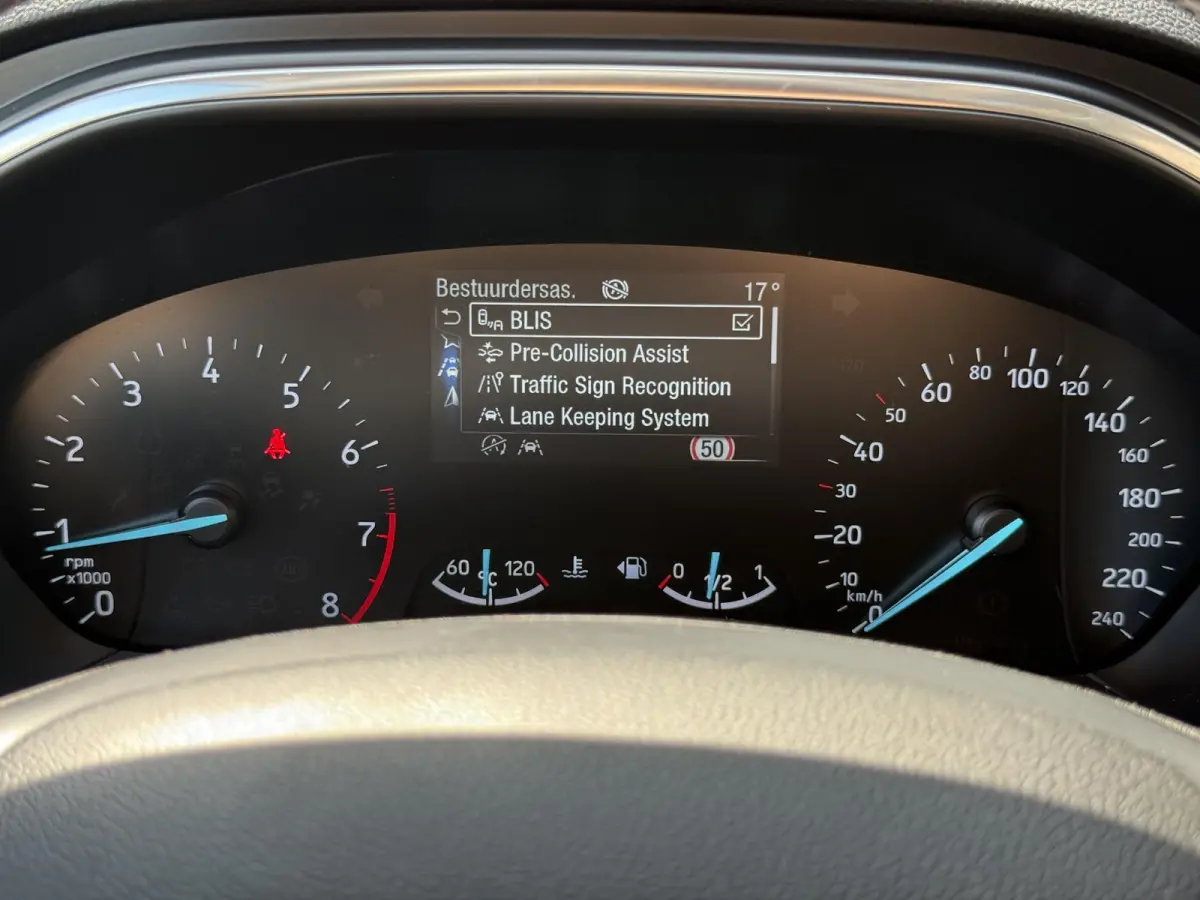 1.0 EcoBoost Titanium Business 2e Eigenaar|Pano|Stoel+stuurverw|Adap Cruise|Carplay|HUD|Dealer Onderhouden|Camera|Clima|PDC V+A|Trekhaak|LM velgen|Navi|Elek Ramen|N.A.P.|APK tot 07-2027