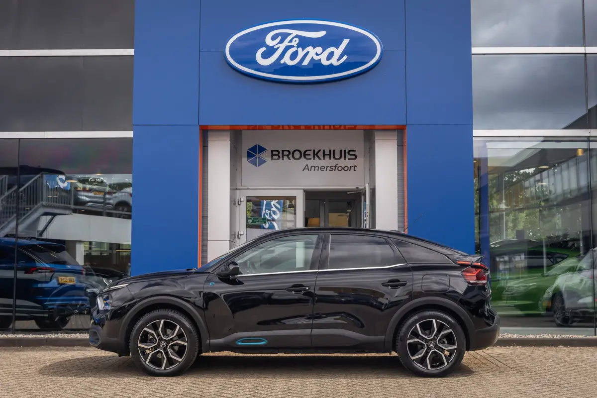 Shine 50 kWh | Cruise adaptief | 18'' | Head-up display | Lederen/stof bekleding | Digitaal dashboard | Camera | Achteruitrijcamera | Apple Carplay/Android Auto|telefoonintegratie premium | 