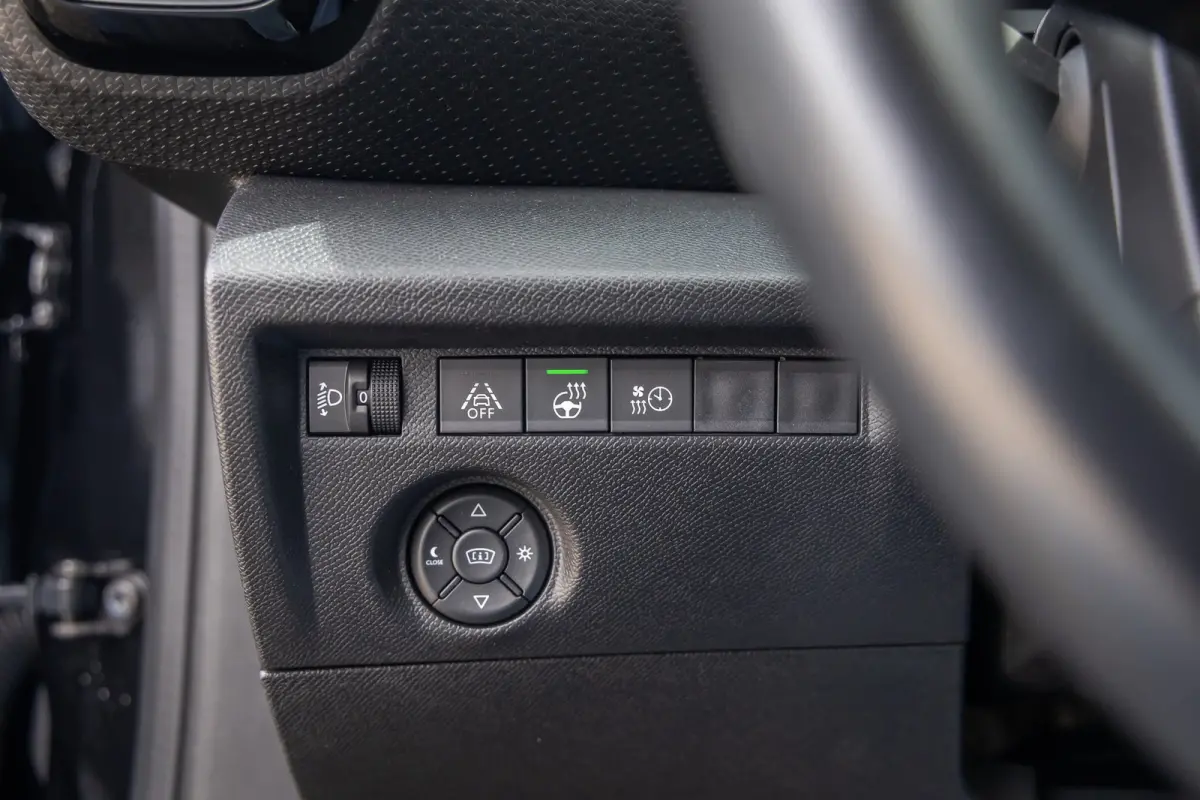 Shine 50 kWh | Cruise adaptief | 18'' | Head-up display | Lederen/stof bekleding | Digitaal dashboard | Camera | Achteruitrijcamera | Apple Carplay/Android Auto|telefoonintegratie premium | 