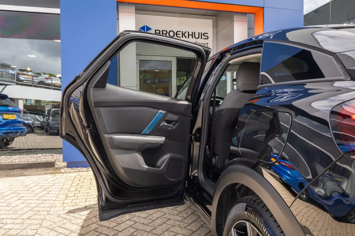 Shine 50 kWh | Cruise adaptief | 18'' | Head-up display | Lederen/stof bekleding | Digitaal dashboard | Camera | Achteruitrijcamera | Apple Carplay/Android Auto|telefoonintegratie premium | 