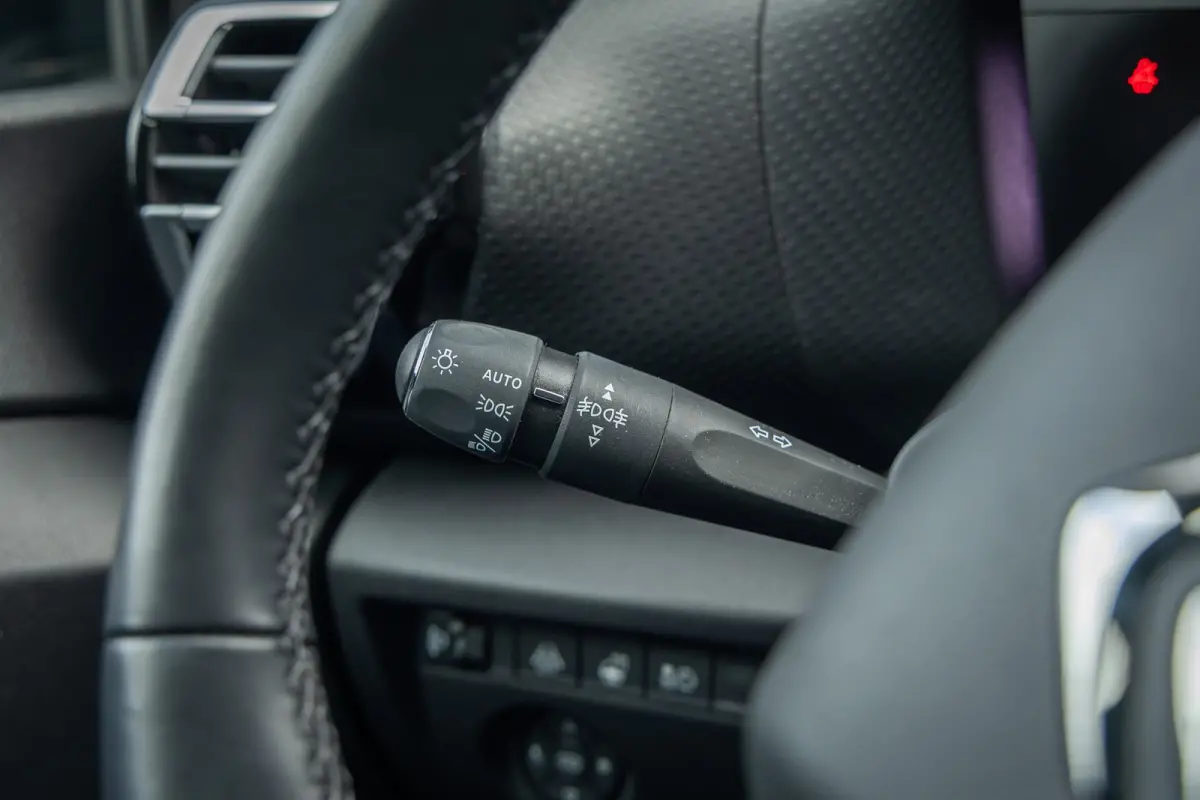 Shine 50 kWh | Cruise adaptief | 18'' | Head-up display | Lederen/stof bekleding | Digitaal dashboard | Camera | Achteruitrijcamera | Apple Carplay/Android Auto|telefoonintegratie premium | 