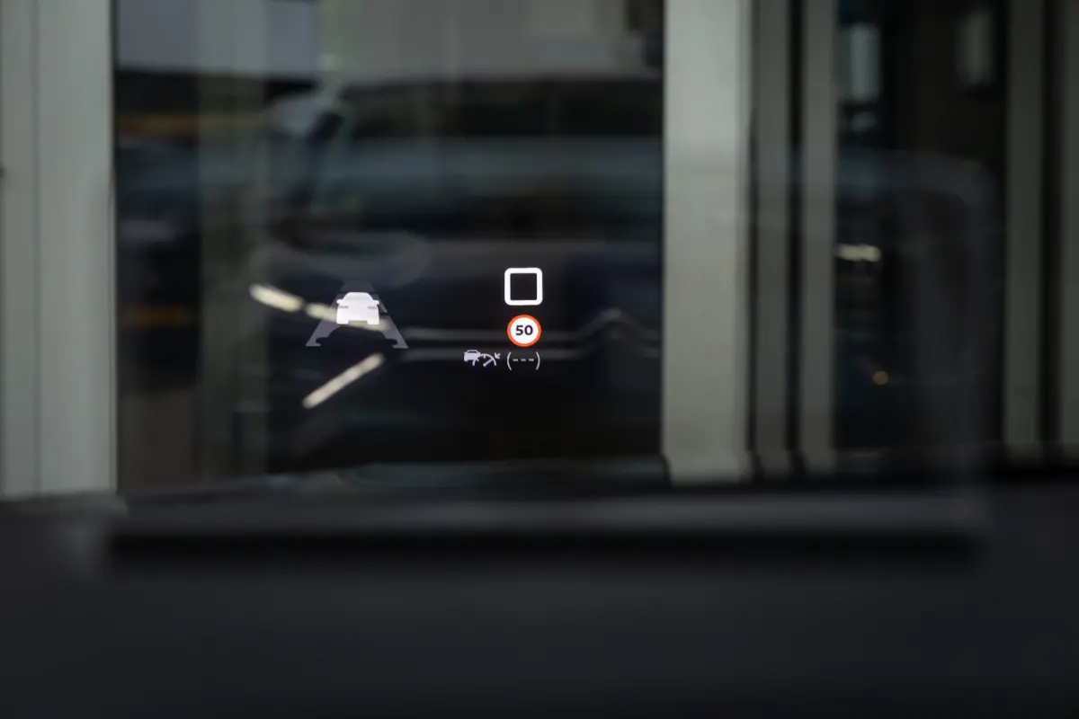 Shine 50 kWh | Cruise adaptief | 18'' | Head-up display | Lederen/stof bekleding | Digitaal dashboard | Camera | Achteruitrijcamera | Apple Carplay/Android Auto|telefoonintegratie premium | 