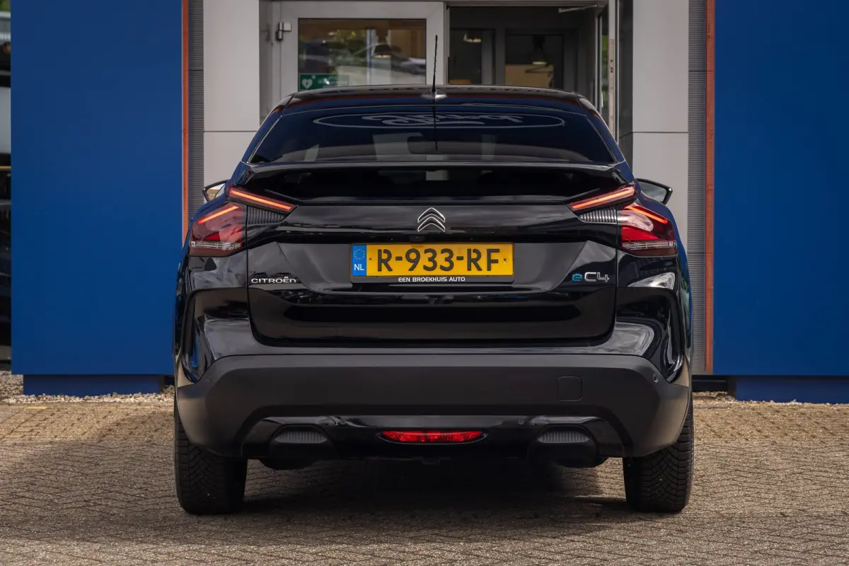 Shine 50 kWh | Cruise adaptief | 18'' | Head-up display | Lederen/stof bekleding | Digitaal dashboard | Camera | Achteruitrijcamera | Apple Carplay/Android Auto|telefoonintegratie premium | 