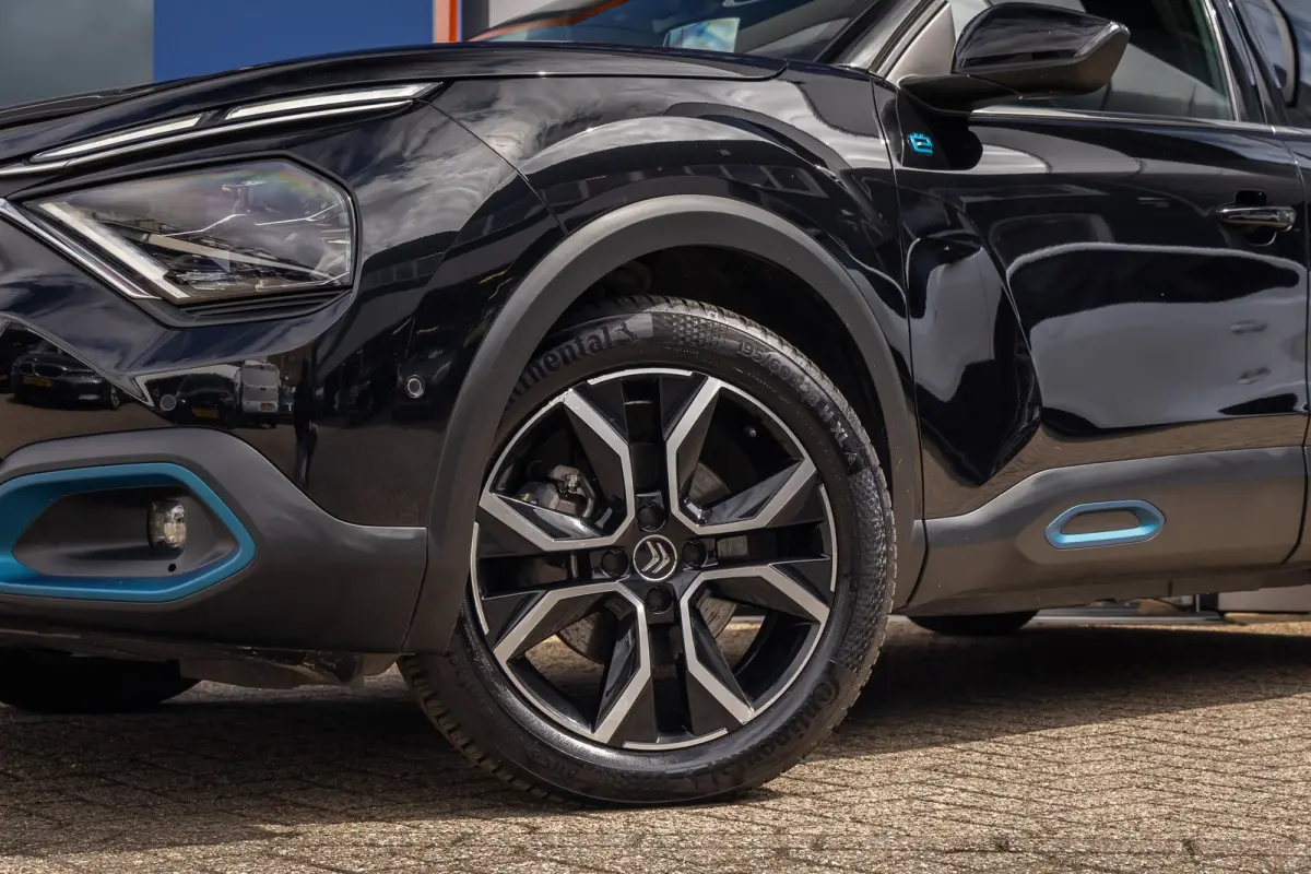 Shine 50 kWh | Cruise adaptief | 18'' | Head-up display | Lederen/stof bekleding | Digitaal dashboard | Camera | Achteruitrijcamera | Apple Carplay/Android Auto|telefoonintegratie premium | 