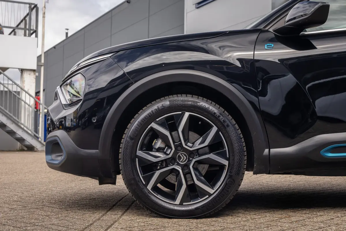 Shine 50 kWh | Cruise adaptief | 18'' | Head-up display | Lederen/stof bekleding | Digitaal dashboard | Camera | Achteruitrijcamera | Apple Carplay/Android Auto|telefoonintegratie premium | 