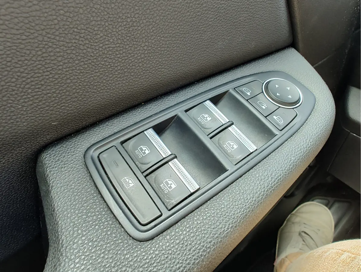 1.0 TCe INTENS AUTOMAAT Trekhaak | Cruise | Camera | Keyless