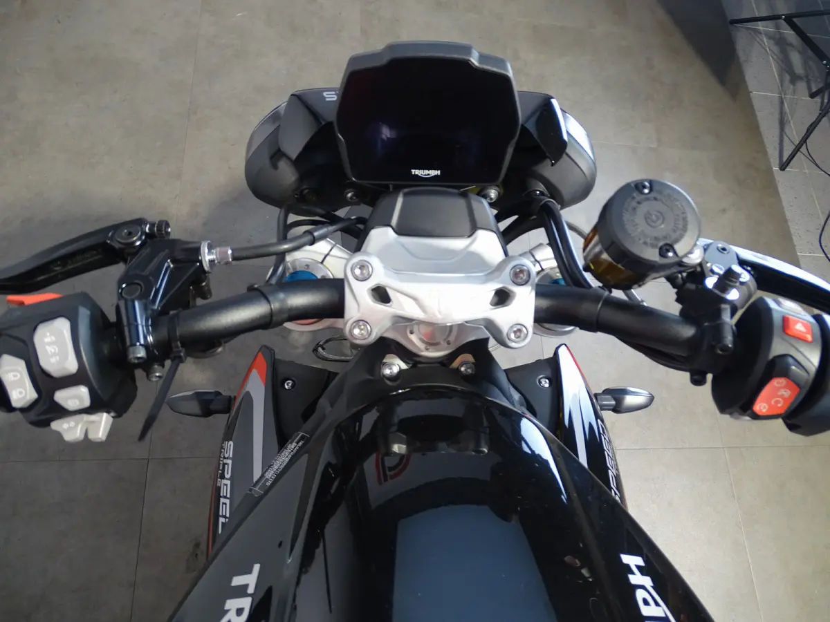 1200 RS