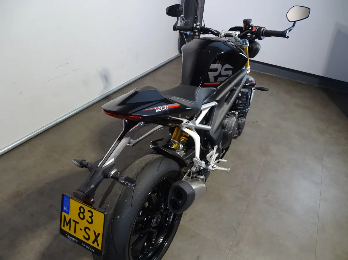 1200 RS