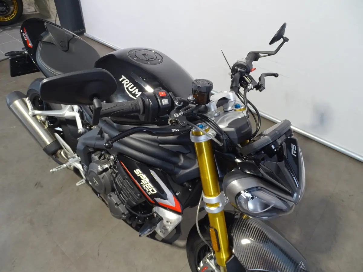 1200 RS