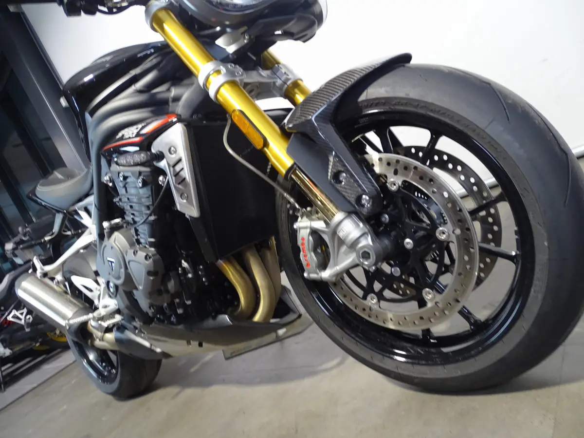 1200 RS