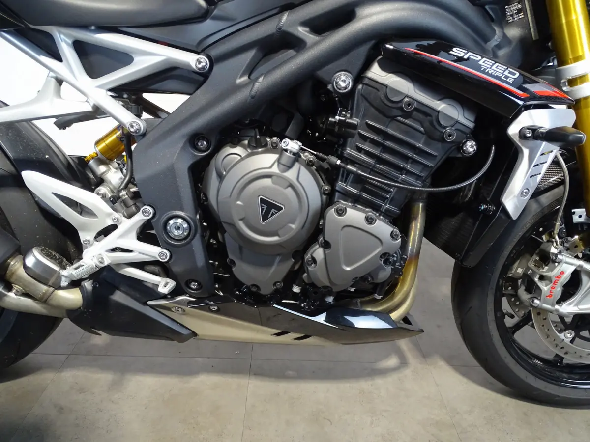 1200 RS