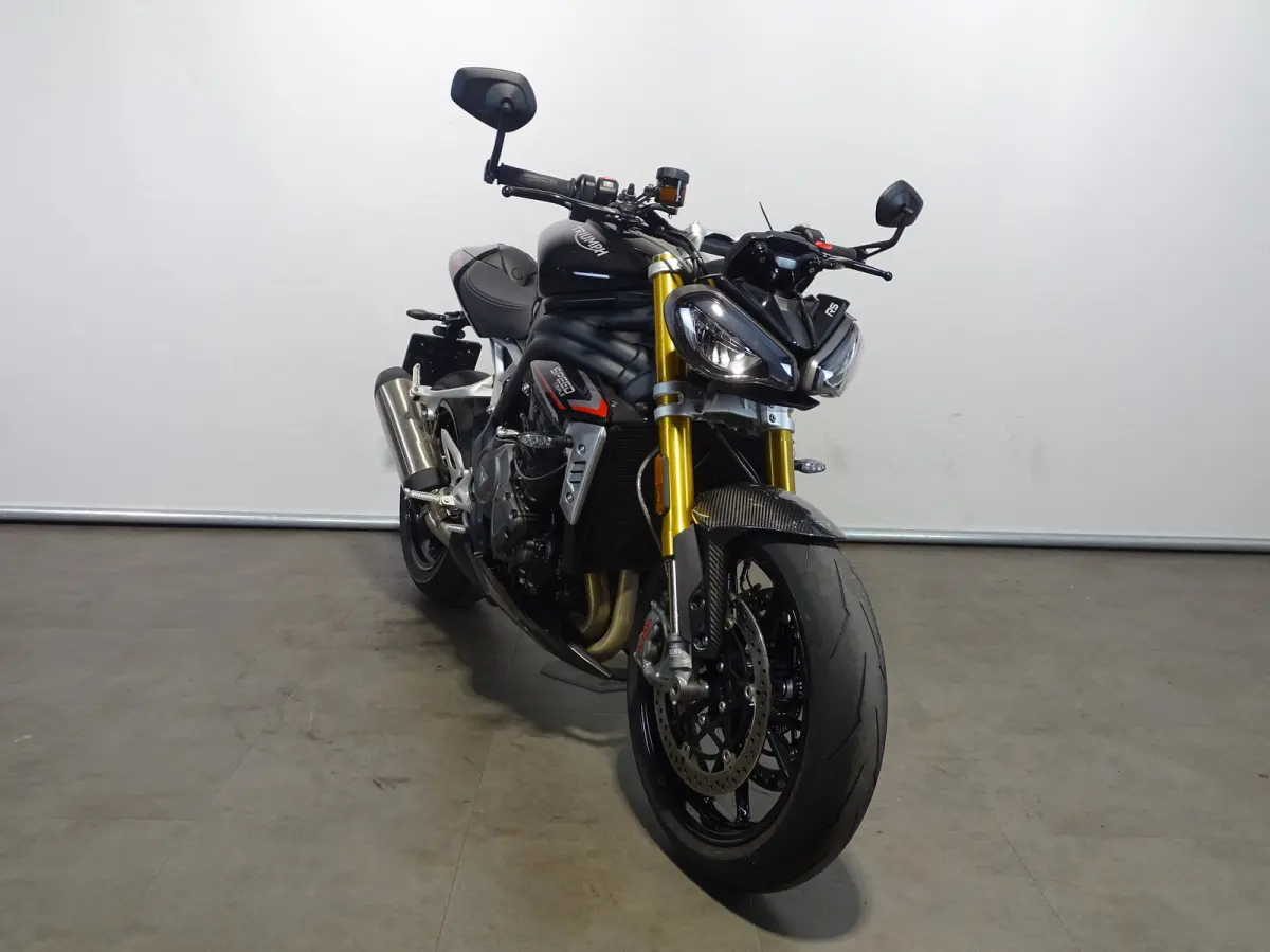 1200 RS