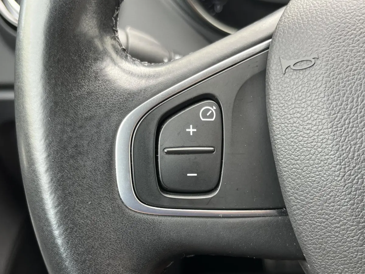 1.3 TCe Intens | Navi/Camera/Cruise/Clima/17"/Trekhaak/Android Auto