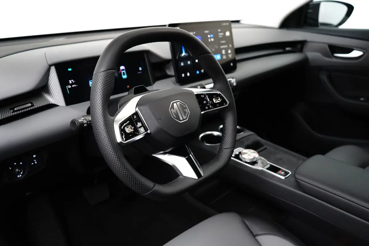 S5 EV 64 kWh Luxury | 360* Camera | 100% SOH | Adaptieve Cruise Control | Elektrische Achterklep | Warmtepomp | Stoel & Stuurverwarming |